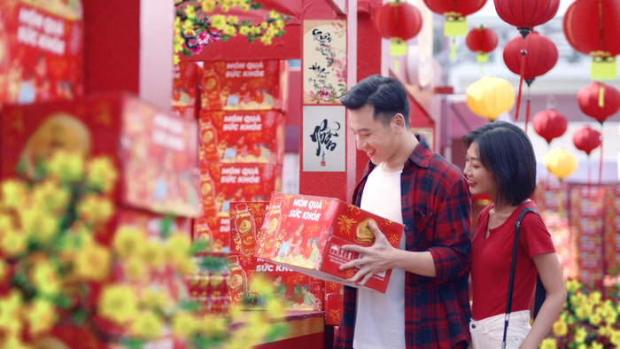 Các thức uống giúp thanh nhiệt cơ thể khỏi bia rượu như Trà Dr Thanh chiếm phần lớn giỏ hàng ngày Tết của người tiêu dùng.