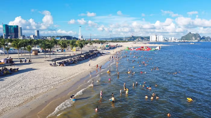 Bãi tắm Bãi Cháy, Hạ Long Bãi tắm Bãi Cháy, Hạ Long