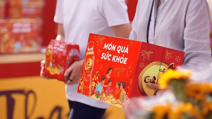 Thức uống giải khát tốt cho sức khỏe trở thành món quà Tết ý nghĩa cho cả gia đình.