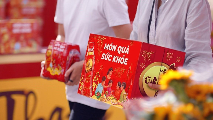 Thức uống giải khát tốt cho sức khỏe trở thành món quà Tết ý nghĩa cho cả gia đình.