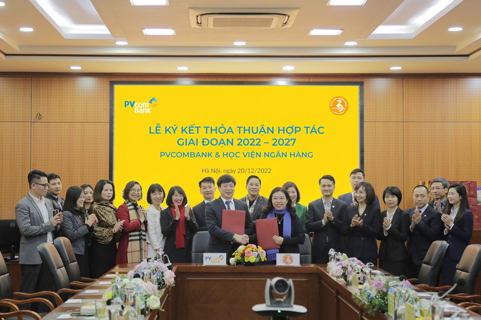 PVcomBank và Học viện Ngân hàng ký kết hợp tác thành công. PVcomBank và Học viện Ngân hàng ký kết hợp tác thành công.