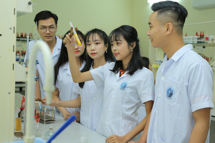 Giáo dục đại học vẫn còn không ít những bất cập, tồn tại, cần kiên trì thực hiện đổi mới nhằm đáp ứng những kì vọng đã được Nghị quyết 29-NQ/TW đề ra. Ảnh minh họa: nguồn Bộ Giáo dục và Đào tạo