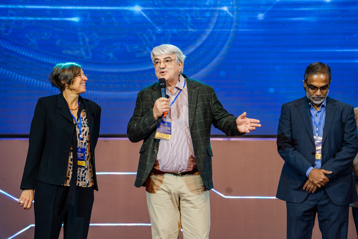 Tiến sĩ Emmanuelle chia sẻ từ khóa Tầm nhìn, sự kiên định vào niềm tin của bản thân Tiến sĩ Emmanuelle chia sẻ từ khóa Tầm nhìn, sự kiên định vào niềm tin của bản thân