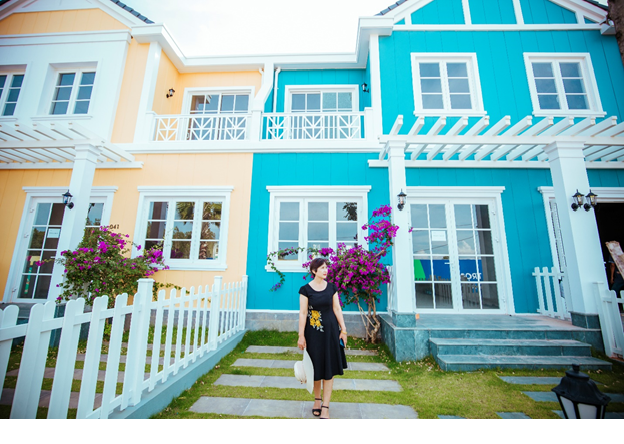 Chị Thanh Hà và ngôi nhà đang được hoàn thiện nội thất tại NovaWorld Phan Thiet Chị Thanh Hà và ngôi nhà đang được hoàn thiện nội thất tại NovaWorld Phan Thiet