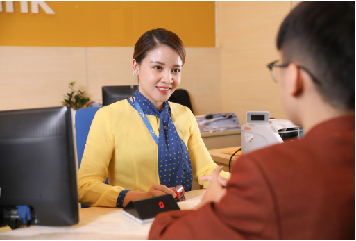 PVcomBank đã và đang mang đến các sản phẩm, dịch vụ, các giải pháp tài chính thân thiện, hiện đại và thuận tiện, góp phần thay đổi cách tương tác, tiếp cận với khách hàng. PVcomBank đã và đang mang đến các sản phẩm, dịch vụ, các giải pháp tài chính thân thiện, hiện đại và thuận tiện, góp phần thay đổi cách tương tác, tiếp cận với khách hàng.