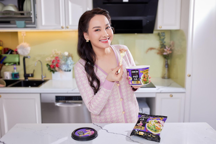 Ngoài phở bò thì Bảo Thanh cũng thường đổi vị với món phở gà CHIN-SU cũng hấp dẫn không kém Ngoài phở bò thì Bảo Thanh cũng thường đổi vị với món phở gà CHIN-SU cũng hấp dẫn không kém