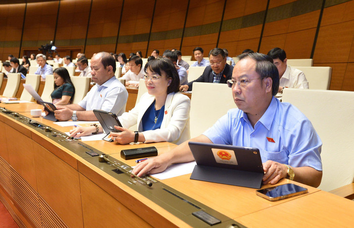 Các Đại biểu Quốc hội biểu quyết thông qua Nghị quyết về dự toán ngân sách nhà nước năm 2023. Ảnh: quochoi.vn Các Đại biểu Quốc hội biểu quyết thông qua Nghị quyết về dự toán ngân sách nhà nước năm 2023. Ảnh: quochoi.vn