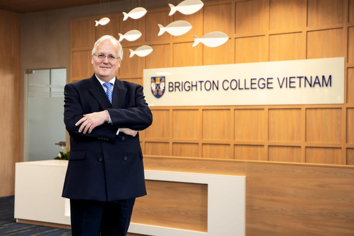 Thầy Matthew - Tổng Hiệu trưởng sáng lập của Brighton College Vietnam Thầy Matthew - Tổng Hiệu trưởng sáng lập của Brighton College Vietnam