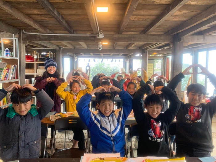 Một buổi học đầy niềm vui của lớp học sẻ chia (Ảnh: Hoài Linh) Một buổi học đầy niềm vui của lớp học sẻ chia (Ảnh: Hoài Linh)