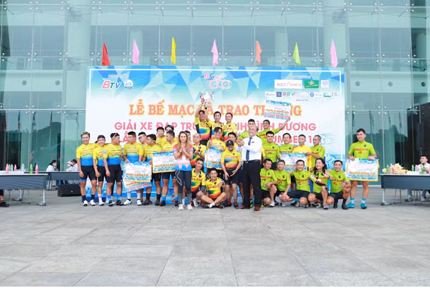 Nhiều cá nhân và đội nhóm giành chiến thắng với thành tích thi đấu nổi bật