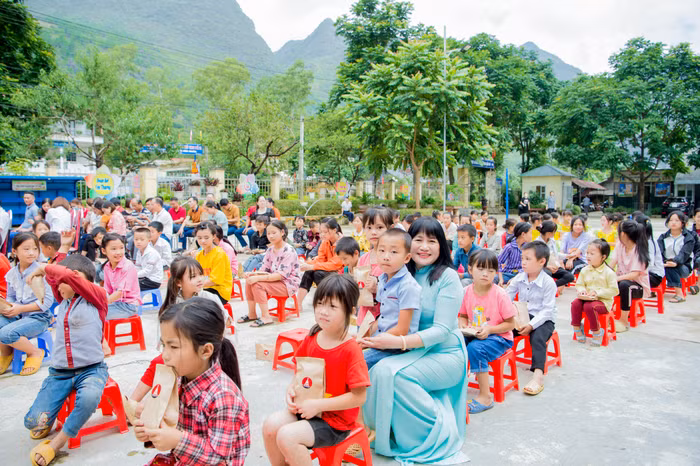 Vị thế nhà giáo được xác định từ hai góc độ: Một mặt là sự đánh giá cao của Nhà nước và xã hội đối với tầm quan trọng của giáo dục và sự trọng thị của Nhà nước và xã hội đối với vai trò của nhà giáo trong việc thực thi giáo dục. Ảnh minh họa