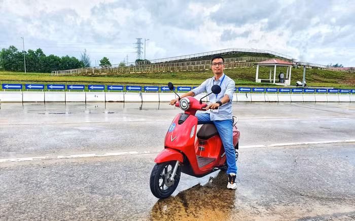 Chuyên gia đánh giá xe Tới Nguyễn trải nghiệm Evo200