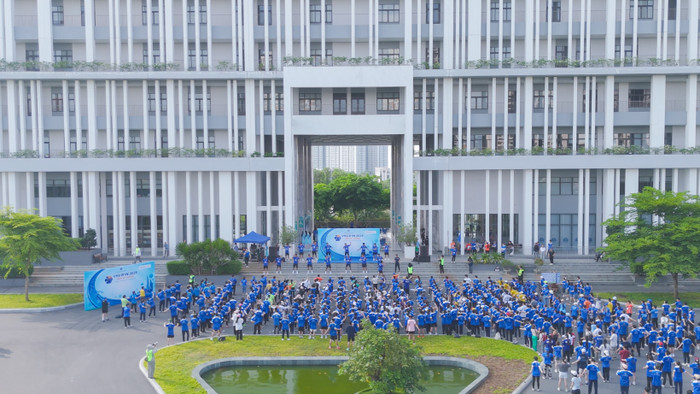Khép lại chương trình, VHU Run 2025 ghi nhận hơn 500 lượt đồng hành tham gia, lan tỏa rộng rãi đến cộng đồng. Ảnh: NTCC 0419.jpg