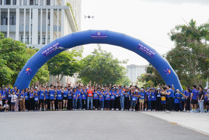 Với thông điệp “Run to share” – Chương trình vừa rèn luyện sức khỏe vừa hướng tới gây quỹ vì cộng đồng. Ảnh: NTCC DSC09681.jpg