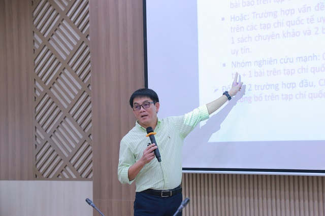Phó Giáo sư, Tiến sĩ Đặng Tùng Lâm – Trưởng khoa Tài chính, Trường Đại học Kinh tế, Đại học Đà Nẵng. Ảnh: Website nhà trường Phó Giáo sư, Tiến sĩ Đặng Tùng Lâm – Trưởng khoa Tài chính, Trường Đại học Kinh tế, Đại học Đà Nẵng. Ảnh: Website nhà trường