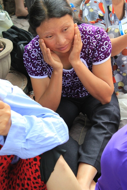 Những gương mặt xơ xác vì con... mong sao những đứa con sớm đỗ đạt, đừng phụ công cha mẹ. ĐÁP ÁN CHÍNH THỨC CỦA BỘ GIÁO DỤC: TOÀN BỘ ĐÁP ÁN ĐH KHỐI B 2012 - TOÀN BỘ ĐÁP ÁN ĐH KHỐI A 2012 - TOÀN BỘ ĐÁP ÁN ĐH TOÁN, VĂN KHỐI D 2012 - TOÀN BỘ ĐÁP ÁN ĐH KHỐI C 2012 - ĐÁP ÁN ĐH CÁC MÔN NGOẠI NGỮ KHỐI D 2012 Những gương mặt xơ xác vì con... mong sao những đứa con sớm đỗ đạt, đừng phụ công cha mẹ. ĐÁP ÁN CHÍNH THỨC CỦA BỘ GIÁO DỤC: TOÀN BỘ ĐÁP ÁN ĐH KHỐI B 2012 - TOÀN BỘ ĐÁP ÁN ĐH KHỐI A 2012 - TOÀN BỘ ĐÁP ÁN ĐH TOÁN, VĂN KHỐI D 2012 - TOÀN BỘ ĐÁP ÁN ĐH KHỐI C 2012 - ĐÁP ÁN ĐH CÁC MÔN NGOẠI NGỮ KHỐI D 2012