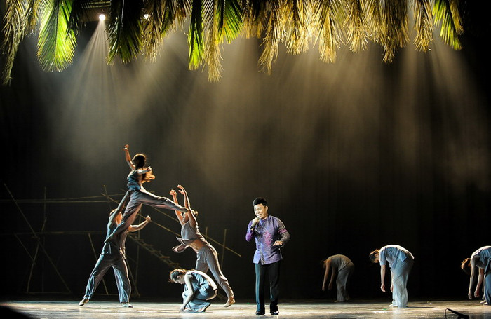 Quang Linh đưa khán giả về quê hương, cội nguồn với ca khúc "Tình yêu của đất và nước" Quang Linh đưa khán giả về quê hương, cội nguồn với ca khúc "Tình yêu của đất và nước"