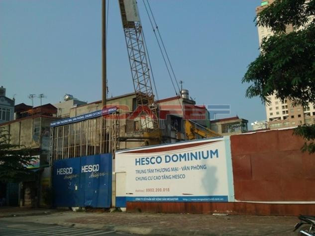 Trên 200 tỷ đồng đổ vào dự án Hesco Văn Quán nhưng đến bây giờ dự án vẫn chỉ là bãi đất hoang. Khách hàng mua nhà tại dự án nên thận trọng xem xét khả năng hoàn thành dự án trước khi đóng tiền. Trên 200 tỷ đồng đổ vào dự án Hesco Văn Quán nhưng đến bây giờ dự án vẫn chỉ là bãi đất hoang. Khách hàng mua nhà tại dự án nên thận trọng xem xét khả năng hoàn thành dự án trước khi đóng tiền.