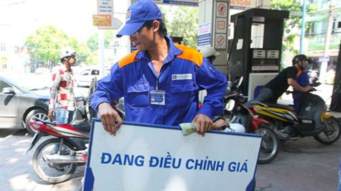 Giá xăng dầu giảm lần đầu tiên trong năm 2015 (Ảnh minh họa)