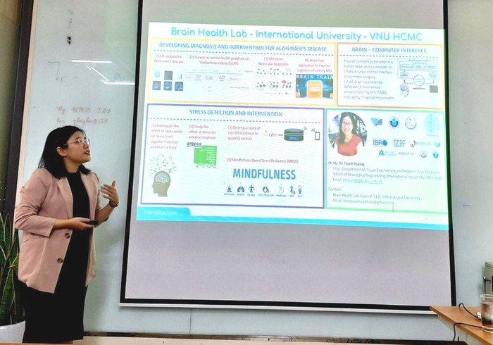 Trà My luôn cố gắng trong mọi hoạt động học tập, nghiên cứu để đạt học bổng toàn phần bậc tiến sĩ (Ảnh: NVCC). 454466011_514012301087587_7216398220860277671_n.jpg