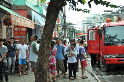 Ngay sau khi nhận được tin báo lực lượng cứu hỏa đã có mặt