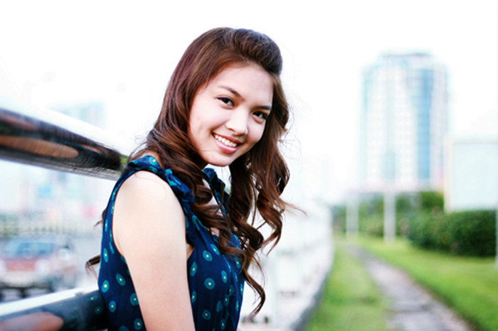 Vẻ đẹp hiện đại của cô gái trẻ tài sắc Vẻ đẹp hiện đại của cô gái trẻ tài sắc