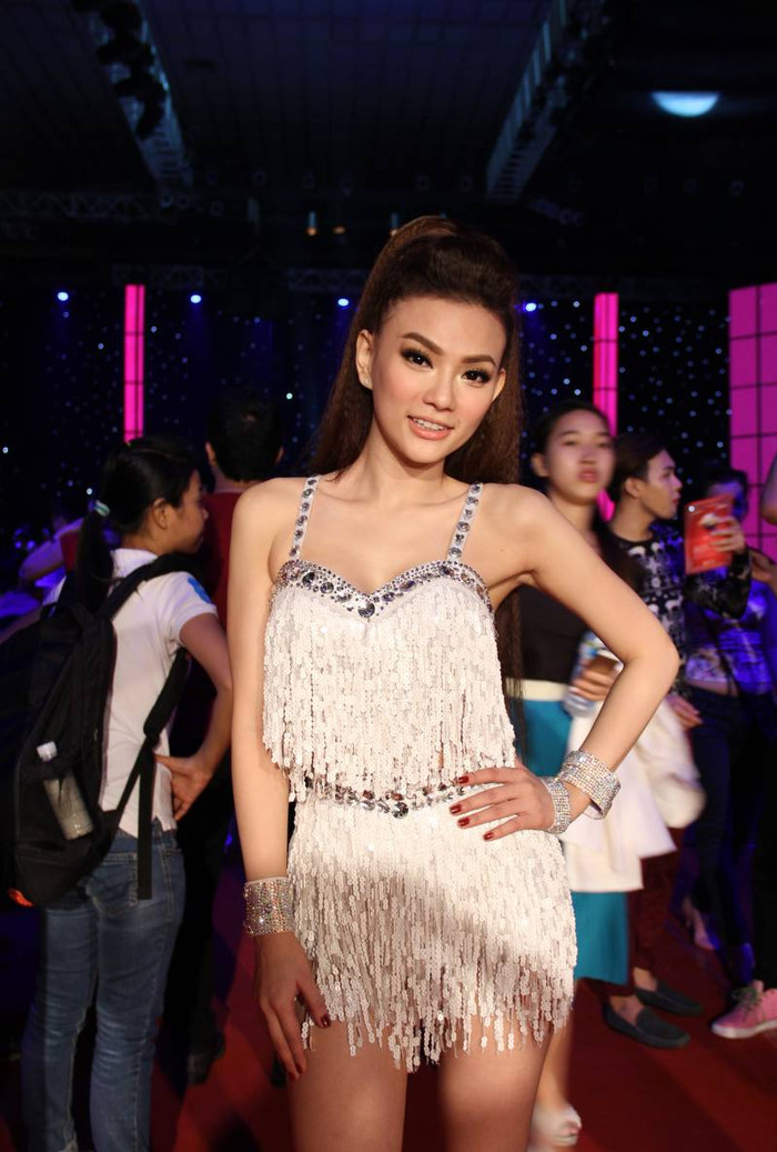 Thuy Thủy Thuy Thủy