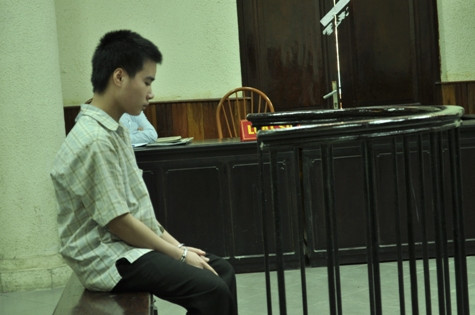 Bị cáo Phong trước vành móng ngựa