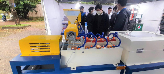 Trong năm học 2022-2023, Trường Đại học Bách khoa Đà Nẵng đã triển khai 333 đề tài sinh viên Nghiên cứu Khoa học với sự tham gia của 838 sinh viên đến từ nhiều khóa học khác nhau.