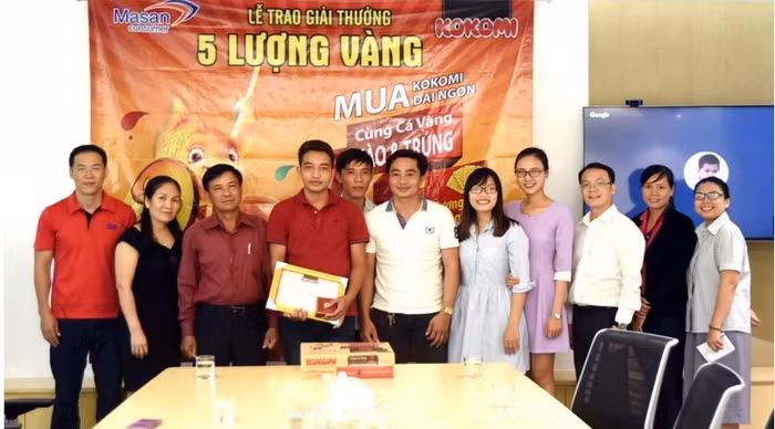 Gia đình và nhãn hàng Kokomi cùng chia sẻ niềm vui với anh Phương.