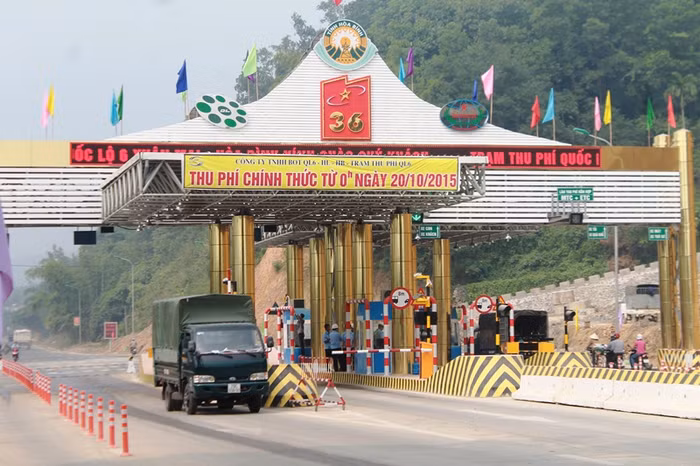 Nhiều dự án BOT giao thông gây bức xúc thời gian qua - ảnh chụp Trạm thu phí BOT Quốc lộ 6. Nhiều dự án BOT giao thông gây bức xúc thời gian qua - ảnh chụp Trạm thu phí BOT Quốc lộ 6.