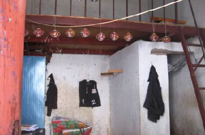 Căn phòng trọ nơi phát hiện 2 người chết trong tư thế treo cổ