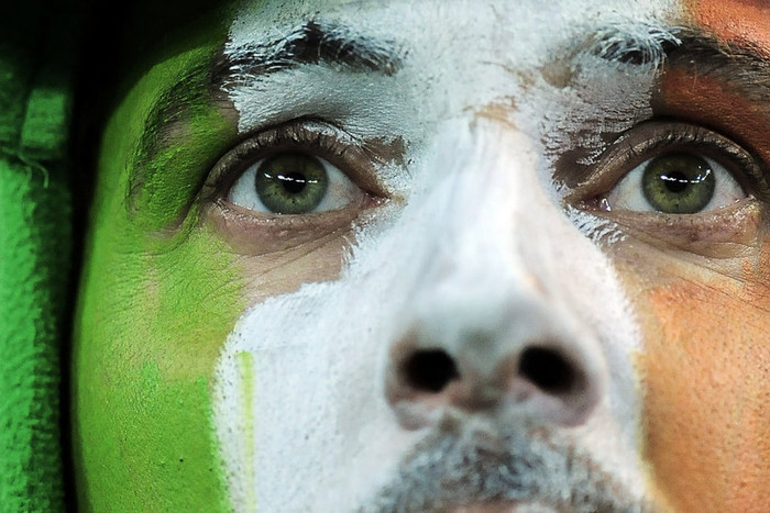 Sự thất vọng hiện rõ trên khuôn mặt của fan hâm mộ khi ĐT Ireland thua Tây Ban Nha 0-4. Sự thất vọng hiện rõ trên khuôn mặt của fan hâm mộ khi ĐT Ireland thua Tây Ban Nha 0-4.