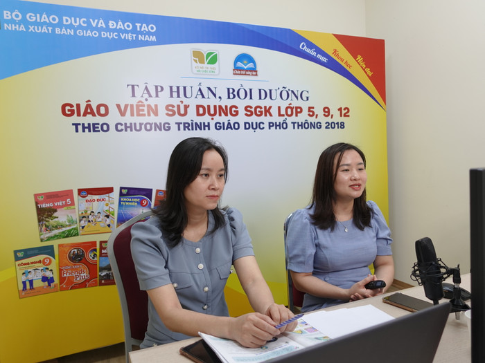 Công tác bồi dưỡng trực tuyến giáo viên sử dụng sách giáo khoa lớp 5, 9, 12 theo Chương trình giáo dục phổ thông 2018 của Nhà xuất bản Giáo dục Việt Nam đã được thực hiện trong 10 đợt với tổng số 725 lớp bồi dưỡng. DSP00321.JPG