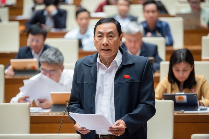Đại biểu Quốc hội Phạm Văn Hòa - Đoàn đại biểu Quốc hội tỉnh Đồng Tháp, Ủy viên Ủy ban Pháp luật và Tư pháp của Quốc hội. Ảnh: Quochoi.vn 211120231038-z4900739002141-966749a64944bd4478e60b2070c0c7a2-7873.jpg