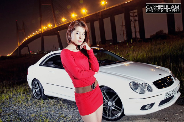 Mercedes CLK350 là dòng xe mui trần thuộc thế hệ thứ 2 của CLK-class sử dụng bộ vành hợp kim 17 inch và động cơ 3,5 lít V6 cùng hộp số tự động 7 cấp Mercedes CLK350 là dòng xe mui trần thuộc thế hệ thứ 2 của CLK-class sử dụng bộ vành hợp kim 17 inch và động cơ 3,5 lít V6 cùng hộp số tự động 7 cấp