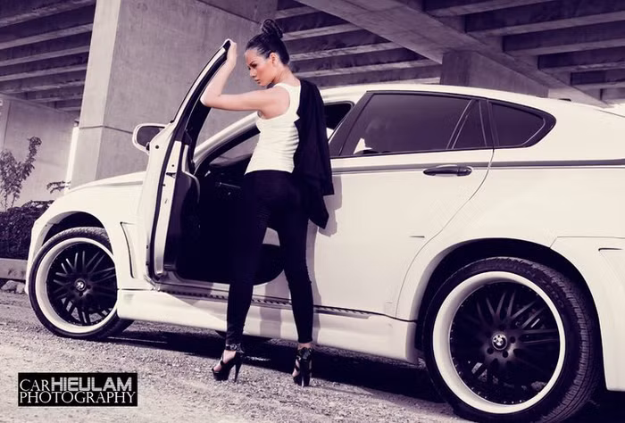 Động cơ BMW X6 phiên bản xDrive35i có công suất cực đại 306 mã lực và mô men xoắn 400 Nm.