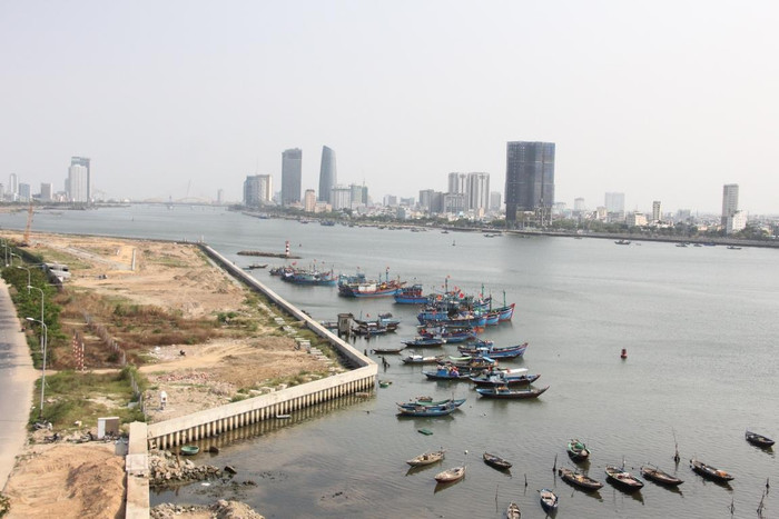 Một dự án lấn sông Hàn được cấp phép từ nhiều năm trước. Ảnh: TT Một dự án lấn sông Hàn được cấp phép từ nhiều năm trước. Ảnh: TT