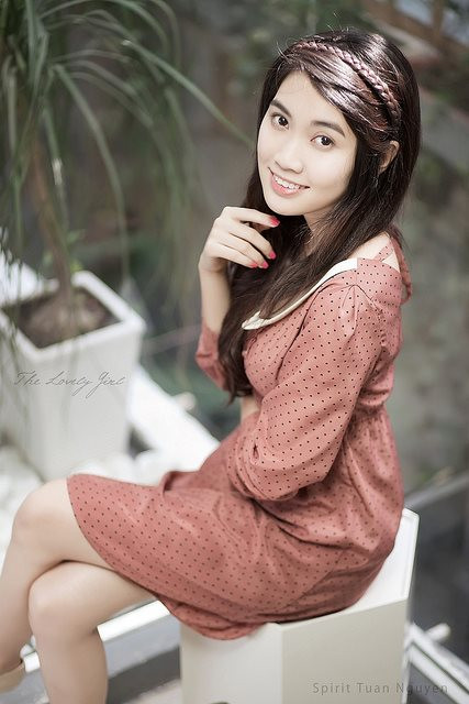 Chiếc đầm xinh xắn, nụ cười nhẹ nhàng nhưng cũng đủ sức hớp hồn bao người. Một phong cách vô cùng giản dị, trang điểm nhẹ nhàng nhưng Khánh Linh vẫn tạo nên ấn tượng mạnh. Chiếc đầm xinh xắn, nụ cười nhẹ nhàng nhưng cũng đủ sức hớp hồn bao người. Một phong cách vô cùng giản dị, trang điểm nhẹ nhàng nhưng Khánh Linh vẫn tạo nên ấn tượng mạnh.