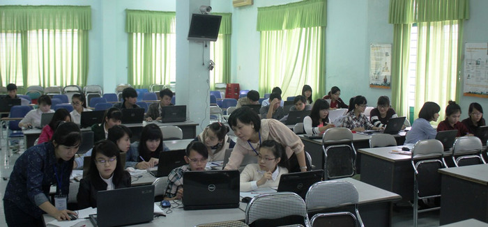 Để có đủ đội ngũ giáo viên thực hiện chương trình giáo dục phổ thông mới, phải tiến hành song song việc bồi dưỡng với đào tạo giáo viên. Để có đủ đội ngũ giáo viên thực hiện chương trình giáo dục phổ thông mới, phải tiến hành song song việc bồi dưỡng với đào tạo giáo viên.