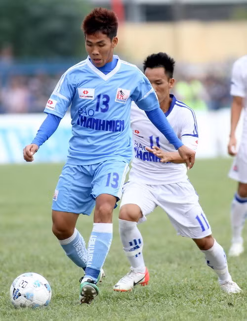 U21 Khánh Hòa là đội chơi tốt hơn trong hiệp thi đấu thứ nhất... U21 Khánh Hòa là đội chơi tốt hơn trong hiệp thi đấu thứ nhất...