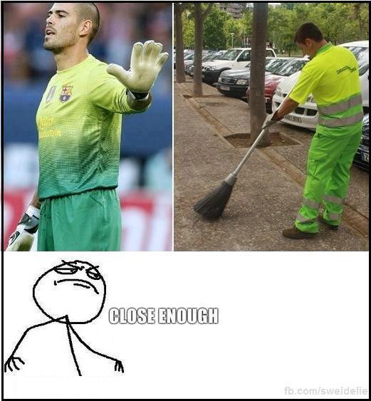 Màu áo khá giống. Màu áo khá giống.