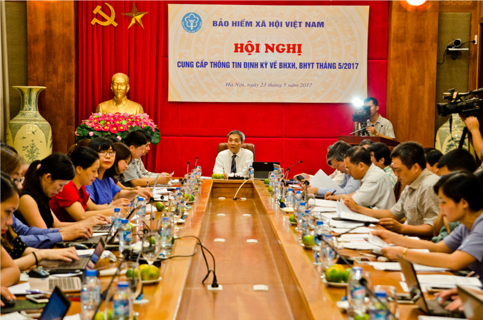 Hội nghị cung cấp thông tin định kỳ về bảo hiểm xã hội, bảo hiểm y tế tháng 5/2017 của Bảo hiểm xã hội Việt Nam - ảnh: H.Lực. Hội nghị cung cấp thông tin định kỳ về bảo hiểm xã hội, bảo hiểm y tế tháng 5/2017 của Bảo hiểm xã hội Việt Nam - ảnh: H.Lực.