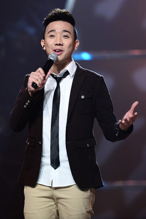Trấn Thành trên sân khấu.