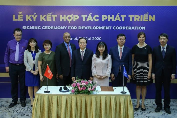 Trong khuôn khổ Hội nghị,Trường Đại học VinUni và Đại học Cornell ký kết hợp tác chương trình “Study Away” (ảnh: Bộ Giáo dục và Đào tạo) Trong khuôn khổ Hội nghị,Trường Đại học VinUni và Đại học Cornell ký kết hợp tác chương trình “Study Away” (ảnh: Bộ Giáo dục và Đào tạo)