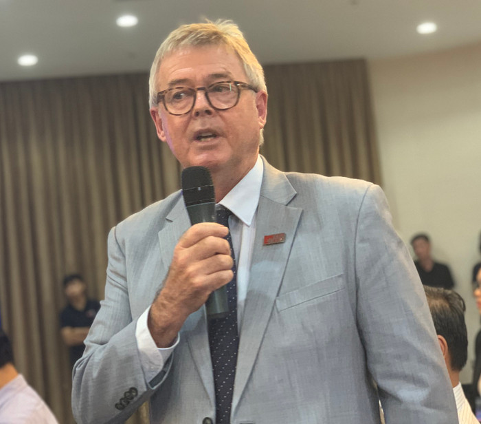 Giáo sư Ray Gordon, Hiệu trưởng Trường Đại học Anh quốc tại Việt Nam (ảnh: Thùy Linh) Giáo sư Ray Gordon, Hiệu trưởng Trường Đại học Anh quốc tại Việt Nam (ảnh: Thùy Linh)