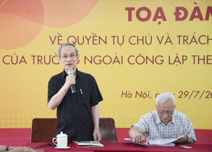 Thầy Nguyễn Xuân Khang - Hiệu trưởng trường Marie Curie (ảnh: Trần Tùng)