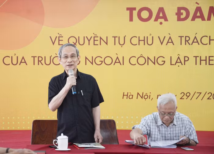 Thầy Nguyễn Xuân Khang - Hiệu trưởng trường Marie Curie (ảnh: Trần Tùng)