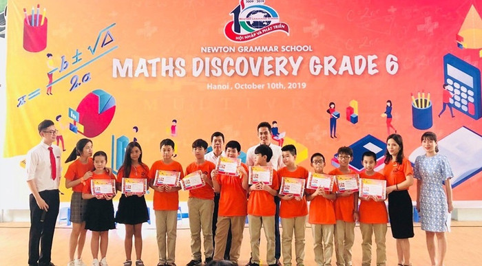 Năm 2019, lớp 6G0 đạt giải Nhì “Math Discovery khối 6” (ảnh cô Linh cung cấp) Năm 2019, lớp 6G0 đạt giải Nhì “Math Discovery khối 6” (ảnh cô Linh cung cấp)