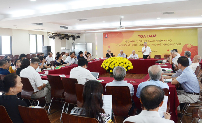 Tọa đàm ngày 29/7 về quyền tự chủ và trách nhiệm xã hội của khối trường ngoài công lập (ảnh: Trần Tùng) Tọa đàm ngày 29/7 về quyền tự chủ và trách nhiệm xã hội của khối trường ngoài công lập (ảnh: Trần Tùng)